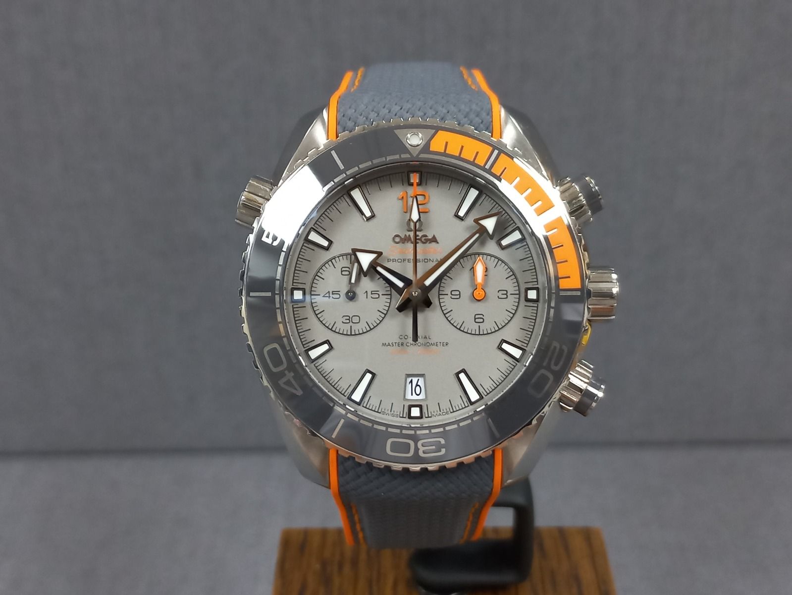 Omega Seamaster Planet Ocean Chronograph 215.92.46.51.99.001