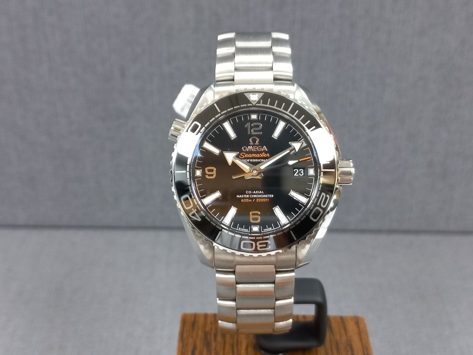 Omega Seamaster Planet Ocean 39.5 215.30.40.20.01.001