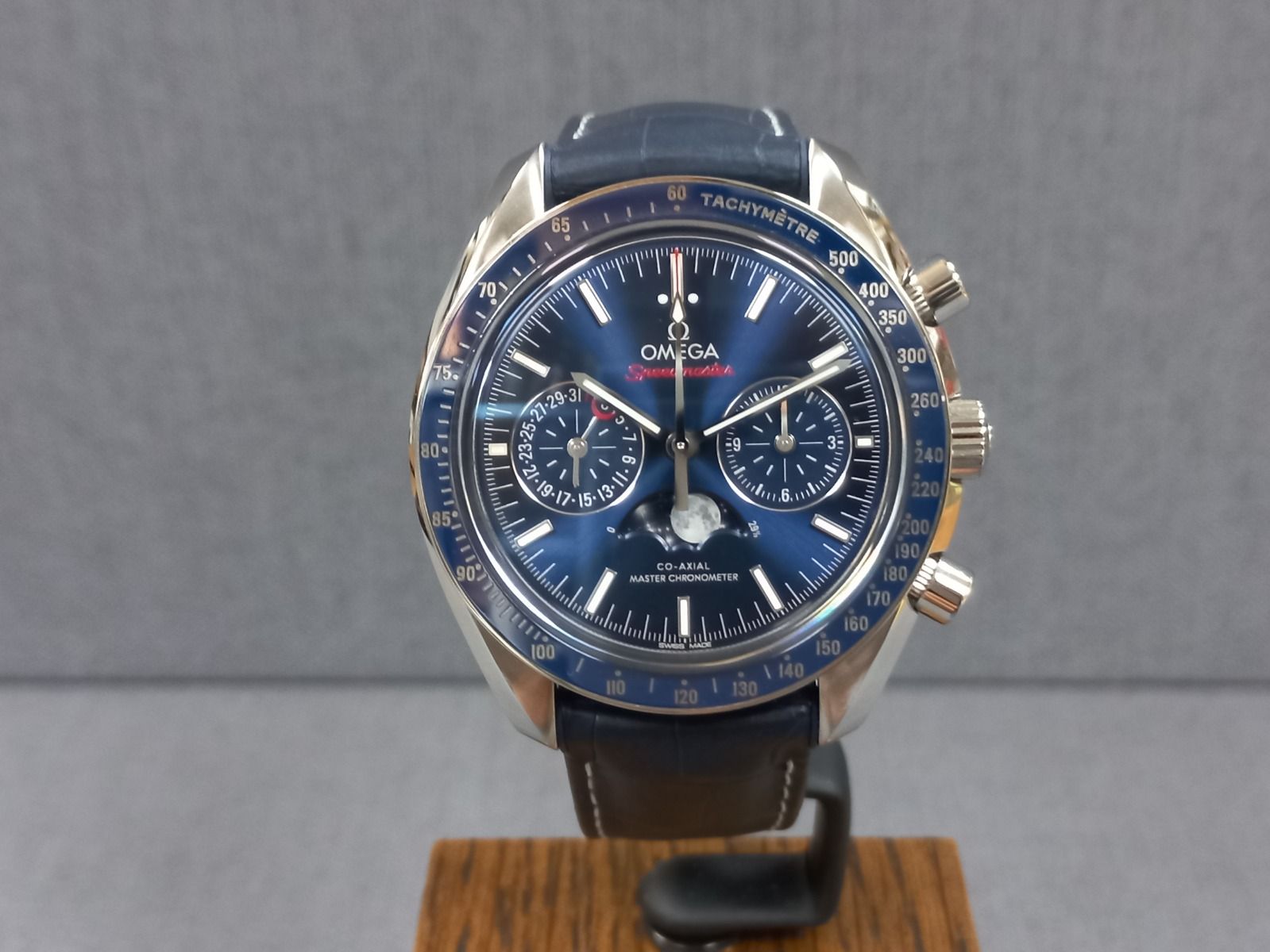 Omega Speedmaster Professional Moonwatch Moonphase 304.33.44.52.03.001 